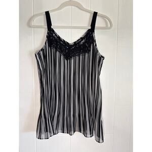 Roz & Ali ribbed lace top tank size medium